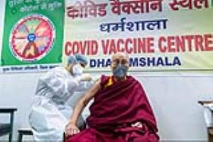 دالایی لاما واکسن کرونا را دریافت کرد