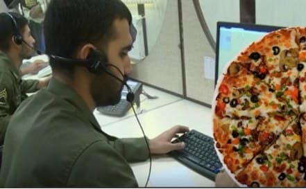 درخواست کمک بانویی از پلیس با سفارش پیتزا