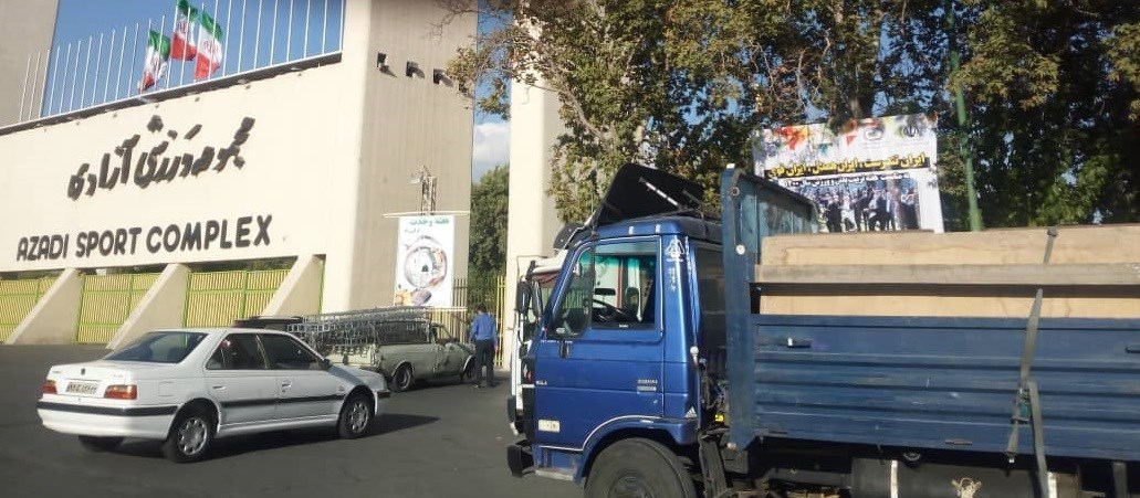 جلوگیری از ورود تابلوهای تبلیغاتی باشگاه استقلال به ورزشگاه آزادی