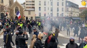 درگیری خشونت بار جلیقه زرد‌های فرانسه با پلیس