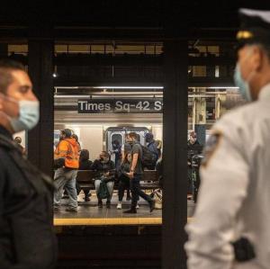 عکس/ وضعیت فوق امنیتی متروی نیویورک پس از تیراندازی مرگبار