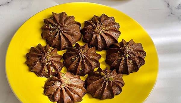 طرز  تهیه شیرینی شکلاتی مخصوص عید نوروز