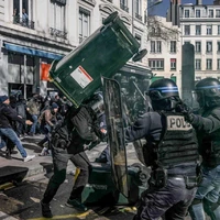 ادامه اعتصابات سراسری در فرانسه