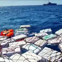 بسته های کوکائین شناور در سواحل جزیره ایتالیا