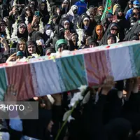 عکس/ تشییع و تدفین شهید گمنام در محله هرندی تهران