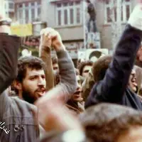 علی پروین و محمد مایلی‌کهن در راهپیمایی بهمن ۵۷