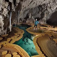 منظره شگفت آور غار لچوگوئیا در آمریکا