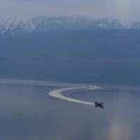 قابی از دریاچهٔ زریبار در مریوان