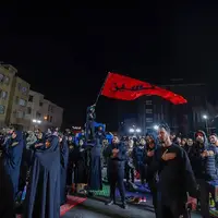 عکس/ حال و هوای خیابان های اطراف هیئت ریحانه الحسین در اولین شب قدر