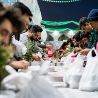 عکس/ سفره‌های افطار در حرم مطهر رضوی