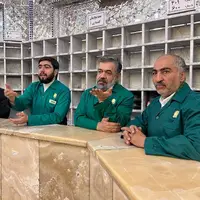 محمود کریمی در اولین شیفت کفشداری حرم مطهر رضوی