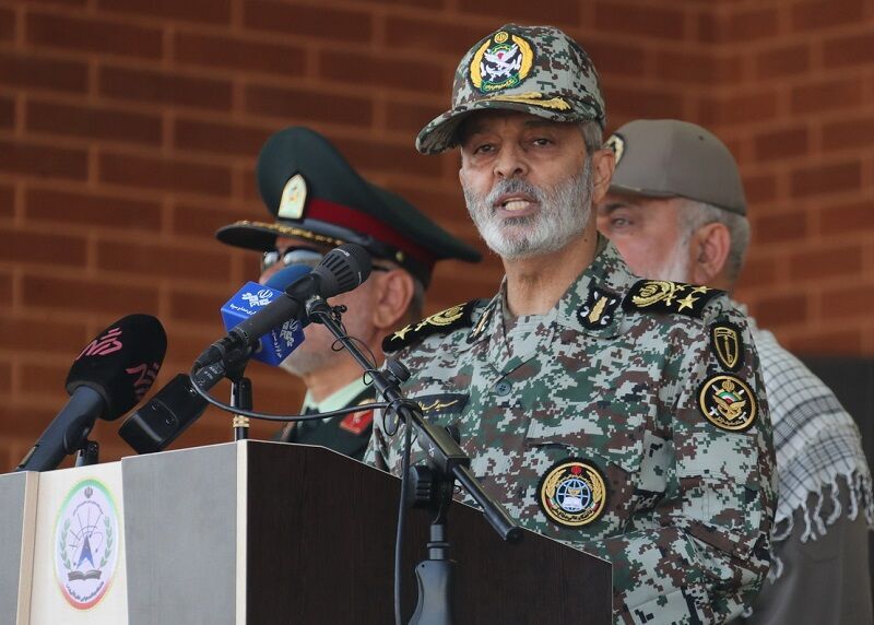 فرمانده ارتش: هر تجاوز دشمن با پاسخ پشیمان کننده روبه‌رو خواهد شد