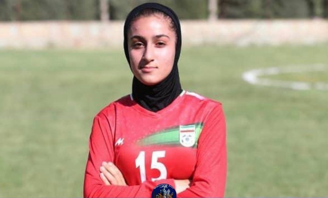 عضویت دانش‌آموز کازرونی در تیم ملی فوتبال دختران