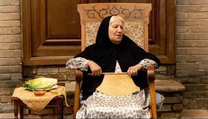 مادر سینمای ایران: دنبال خیاطی می‌رفتم وضعم بهتر بود
