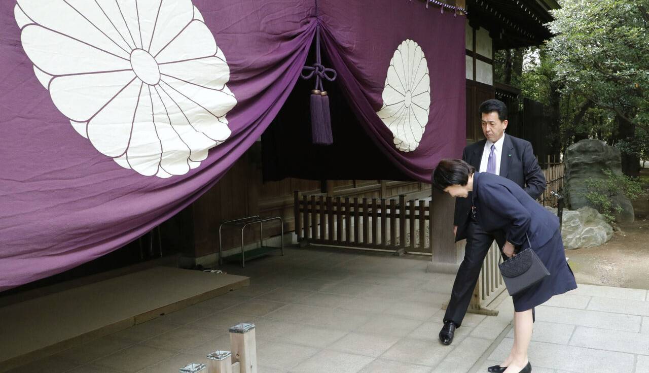 تداوم بازدید مقامات ژاپنی از معبد جنگ سوال برانگیز شد