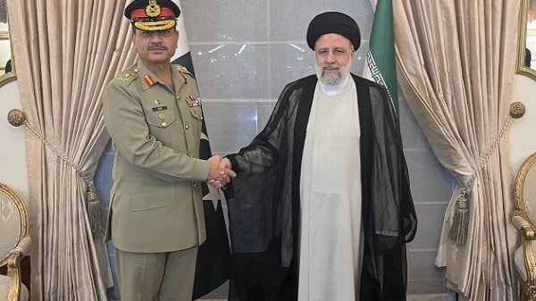 اظهارات رئیسی در دیدار ژنرال‌ سید عاصم منیر درخصوص تقویت همکاری قوای مسلح ایران و پاکستان