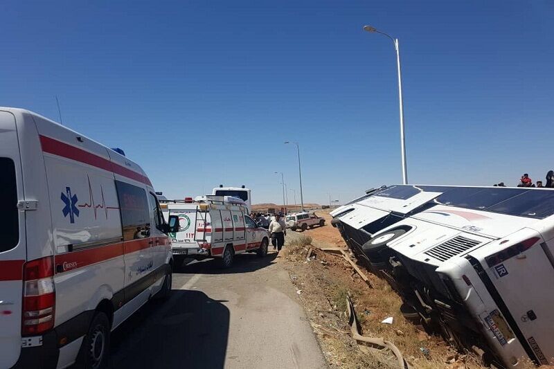 واژگونی اتوبوس در موته اصفهان 11 مصدوم بر جا گذاشت