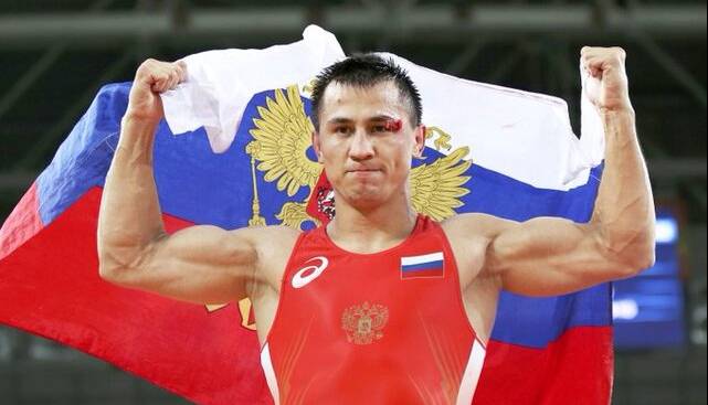 قهرمان روس جهان و المپیک پیگیر وضعیت گرایی
