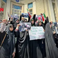 عکس/ حمایت دانشجویان دانشگاه علوم پزشکی تهران از خیزش ضد صهیونیستی در اروپا و آمریکا