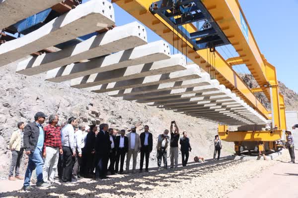 ریل‌گذاری پروژه راه‌آهن میانه - اردبیل به 135 کیلومتر رسید