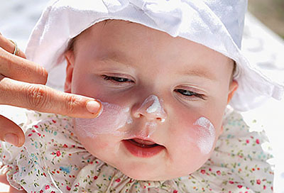 نحوه مراقبت از پوست کودکان در برابر آفتاب