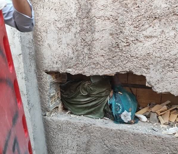 نجات یک زن در بم بعد از 4 روز گرفتاری بین دیوار