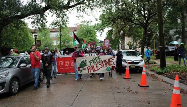 حمله پلیس اسب‌سوار آمریکا به معترضان در دانشگاه «تولین»