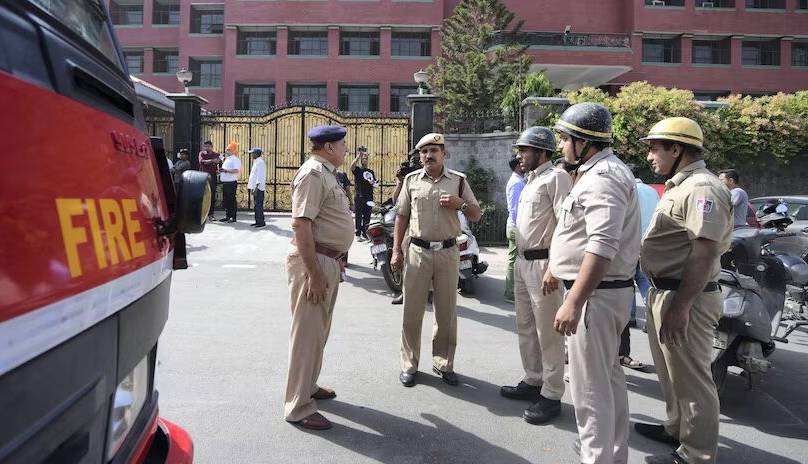 پیام‌های مکرر تهدید بمب‌گذاری در مراکز عمومی هند