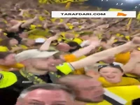 حضور جیمی کرگر در دیوار زرد هواداران دورتموند و خوشحالی شدید از به ثمر رسیدن گل نیکلاس فولکروگ