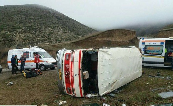 واژگونی مینی‌بوس کارگران در ورامین با ۲ کشته و ۱۲ مصدوم