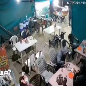 ورود ناگهانی یک خودرو به داخل رستوران و زیر گرفتن مشتریان!
