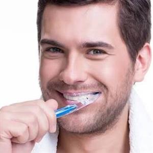 اشتباهاتی که با آن مسواک می‌زنیم!