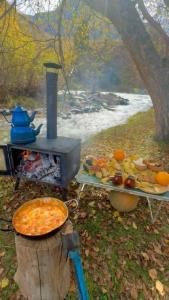 سلام دوستان گل خبری شبتون بشادی ایشااله