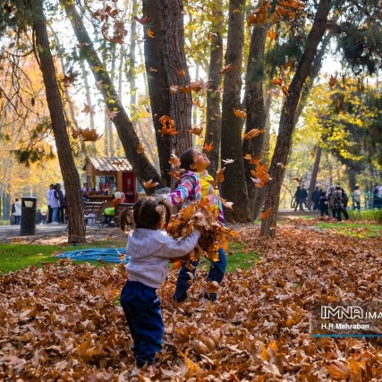 چقدر این روزها
به کمی آرامش، حالِ خوب،
