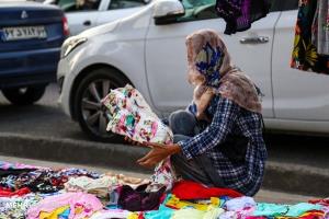 مهربان باشیم با زحمت کشان دستفروش  