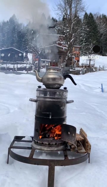 چای در برف زمستان