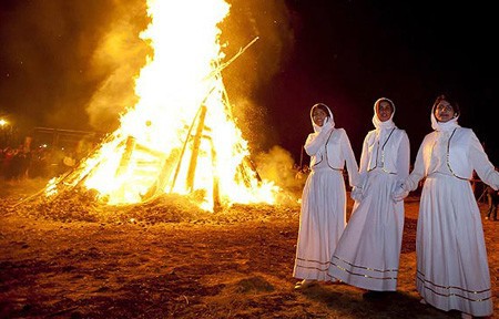 دهم بهمن ماه جشن سده بر ایرانیان همایون باد ⚘️⚘️