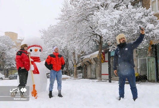 خود نمایی زمستان درشهرستان اهر با اولین برف زمستانی