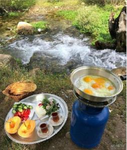 عرض ادب واحترام برای نگاه مهربانان ( پست موقت)👇👇.