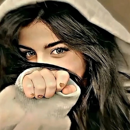 سلام شب بخیری 🖐🏻 کپشن لدفا ⚘