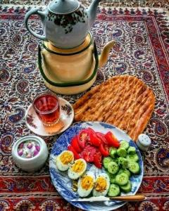 صبحانه خوردی نوش جان انشاالله همیشه شاد باشی انشاالله 