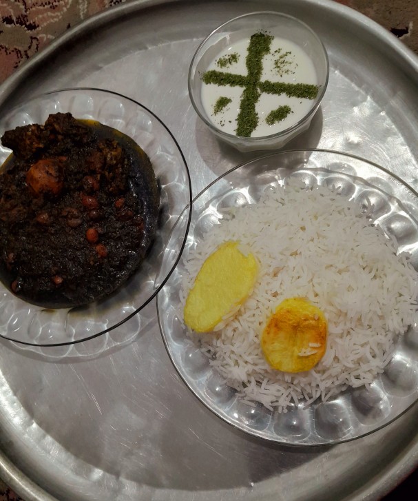 اینم‌اون‌قرمه‌سبزی‌مشتی‌که‌گفته‌بودم.😋😂جاتون‌خالی💗کپشن👇