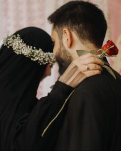 ‌
اینجا پُـرِ از دروغای رمانتیکــ...🙃🤌