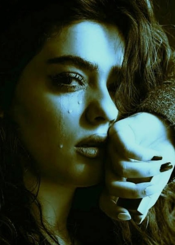 خدایا دستم را بگیر که من از آدمهایت ترس دارم 