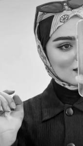 جوری رفتار می‌کنم، که بدونی فرق دارم!*  
*نه ادعا، نه ا