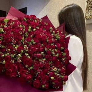 لاکچری ترین چیزی که یه انسان داره ‏خونه و ماشینش نیست… ‏ادب 