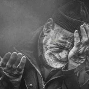 احـتـیاجـی بـه 
تـسـبیـح نـیـست...
دسـتـانـت را کـه 
بـه مـن بـدهـی...
بـا انـگـشـتانـت 
ذکـر دوسـت داشـتـن
 مـیـگویـم...

پـــدرم،دسـتانـت
 ،چـشـمانـت و صـدایـت 
را عـاشـقـانـه دوسـت دارم..♥️🌺


