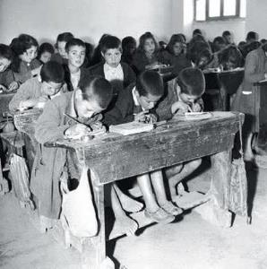 یاد آن روزی که ماهم مشق الفبا داشتیم