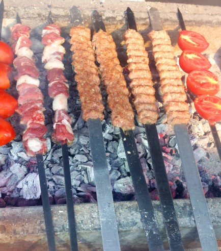 الان دیگه حوالیِ یک بختیاری اصیل هستیم....🤞😅