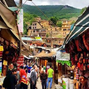 ( گیلان فومن ماسوله ) 
بازار پر جنب و جوش و دوست داشتنی
این روزهای ماسوله 🇮🇷